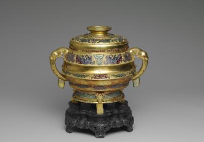 图片[2]-Gilt bronze gui-typed incense burner with glass inlay. Qing dynasty (1644-1911)-China Archive